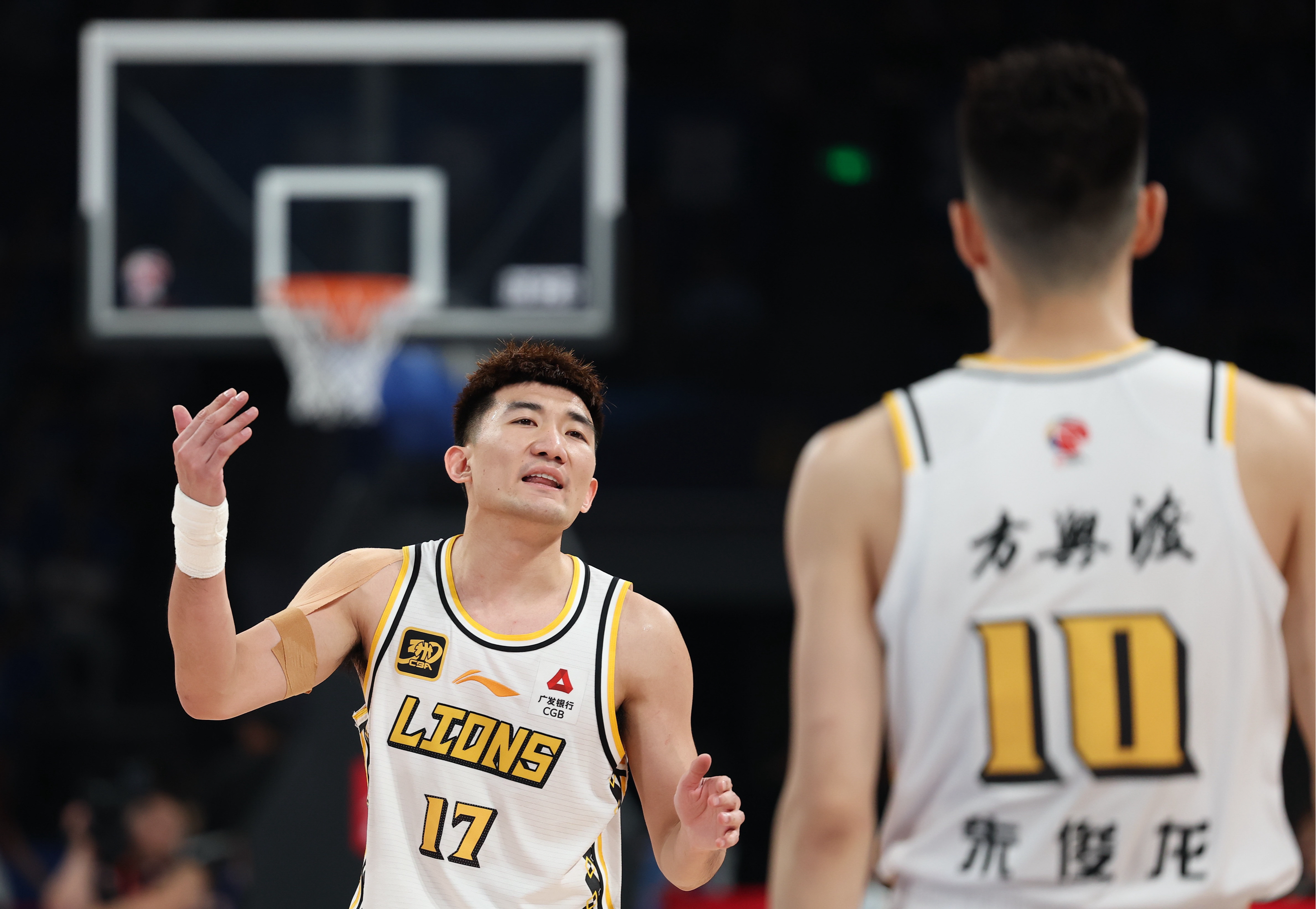 包含NBA总决赛倒计时，辽宁本钢赛前调整名单，细节引发关注，赛场秩序良好，细节决定成败的词条